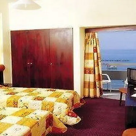 Pavemar Hotel Limassol